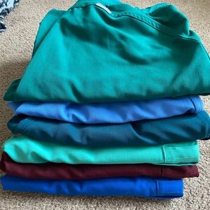 FIGS. SIZE SMALL PETITE.